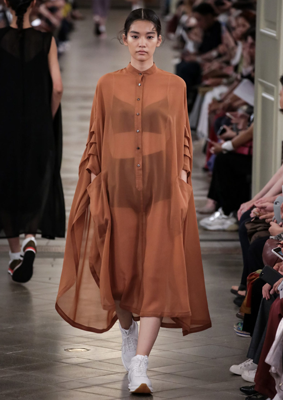 イオ Vithmic Model Agency